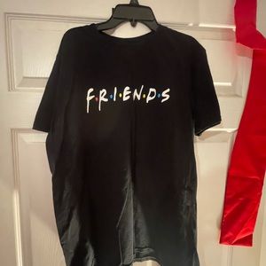 Friends graphic tee/ Large/ New